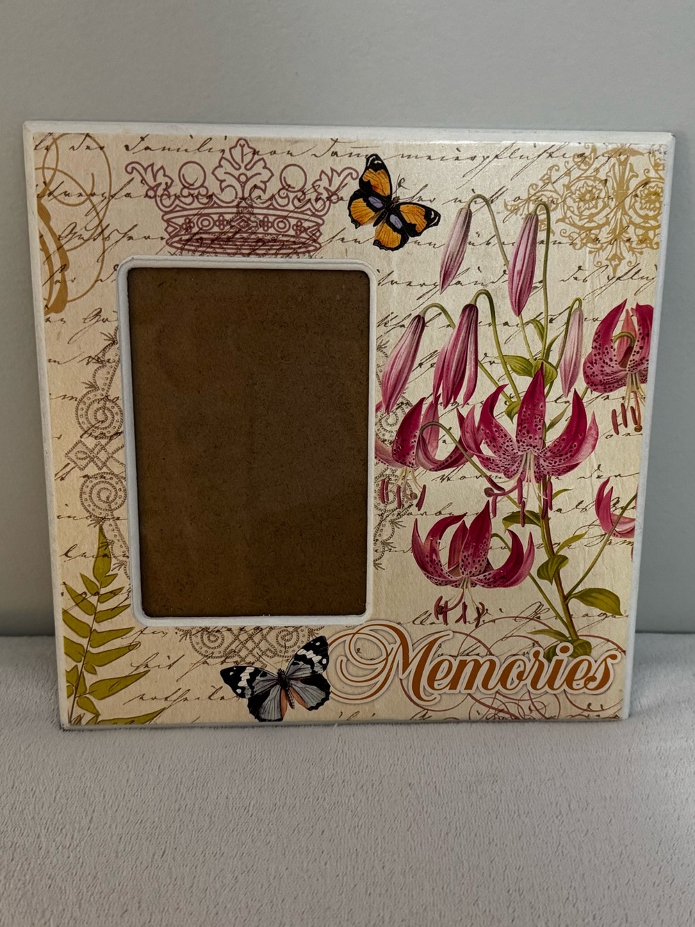 Vintage 4x6 Photo 9.5”x9.5” Frame Botanical Floral Lily Butterfly Cottagecore